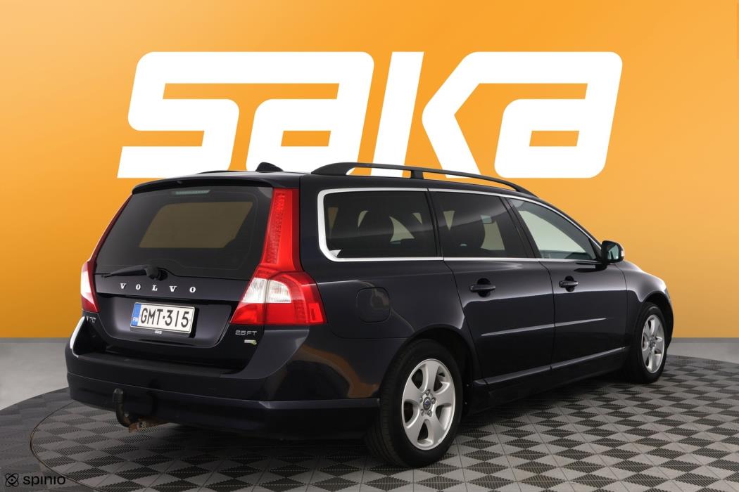 VOLVO V70 2010