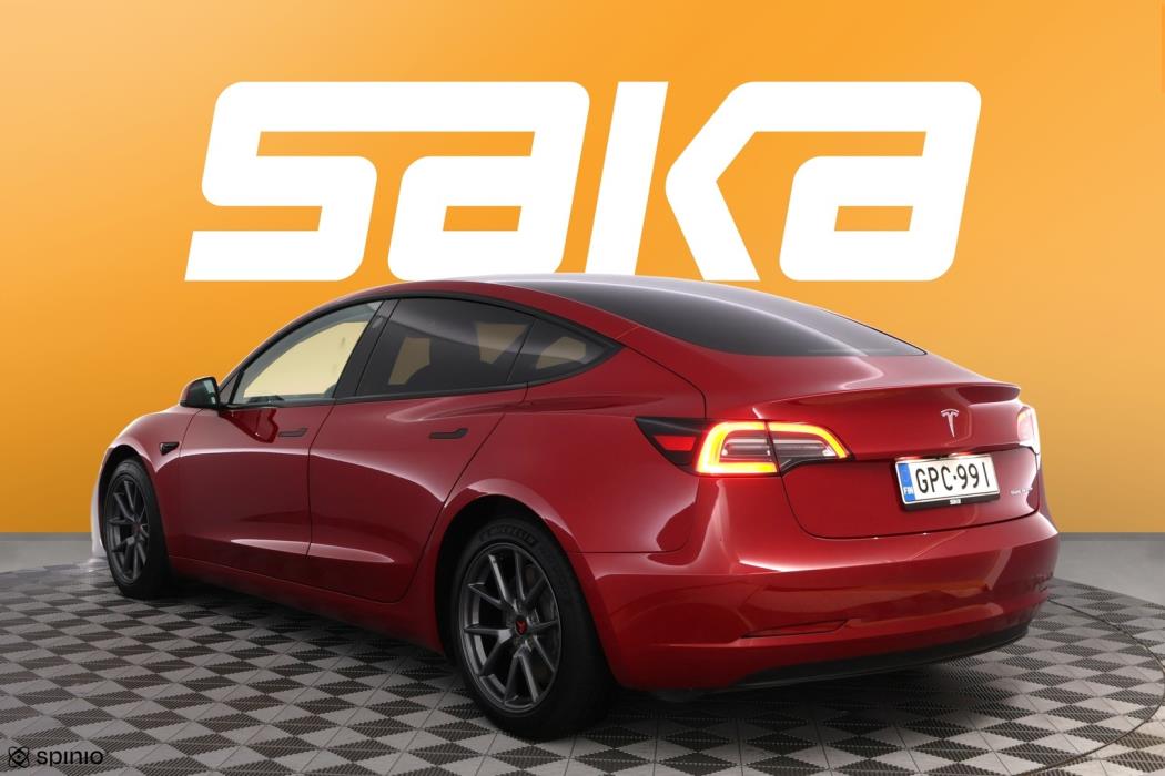 TESLA Model 3 2021