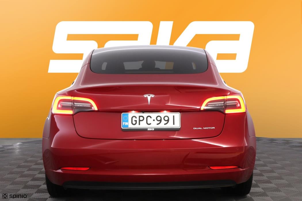 TESLA Model 3 2021
