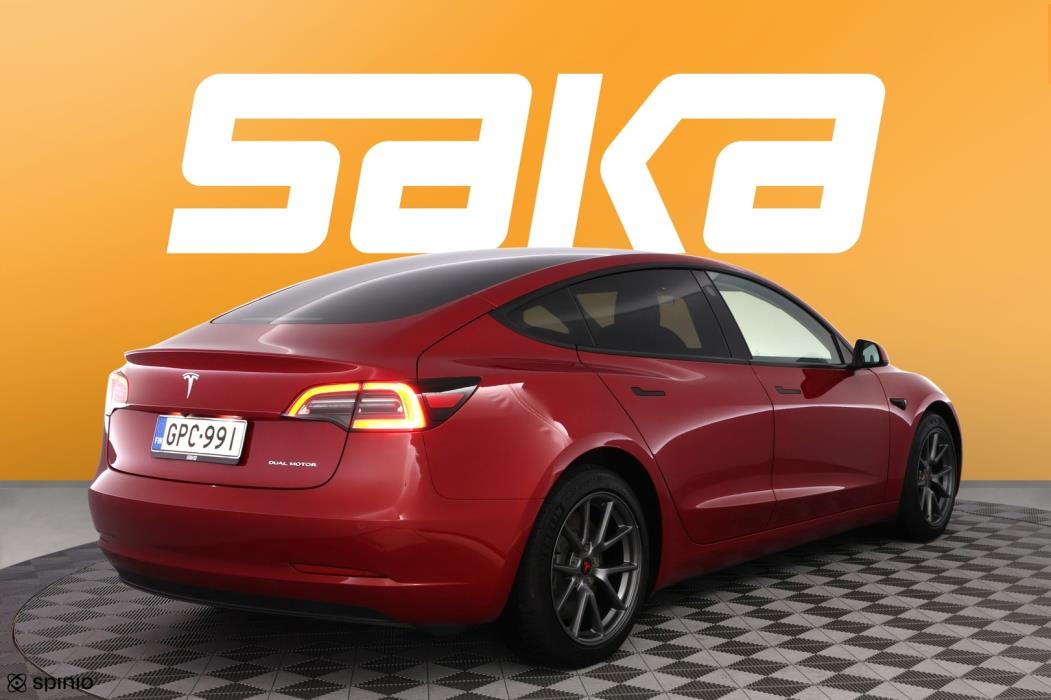 TESLA Model 3 2021