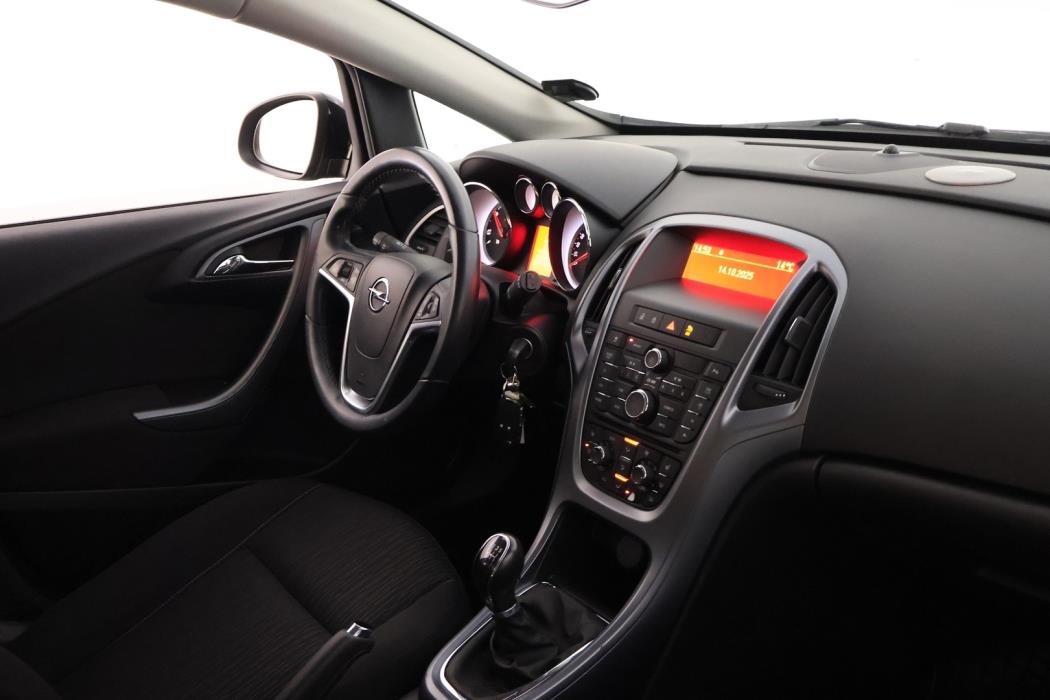 OPEL Astra 2014