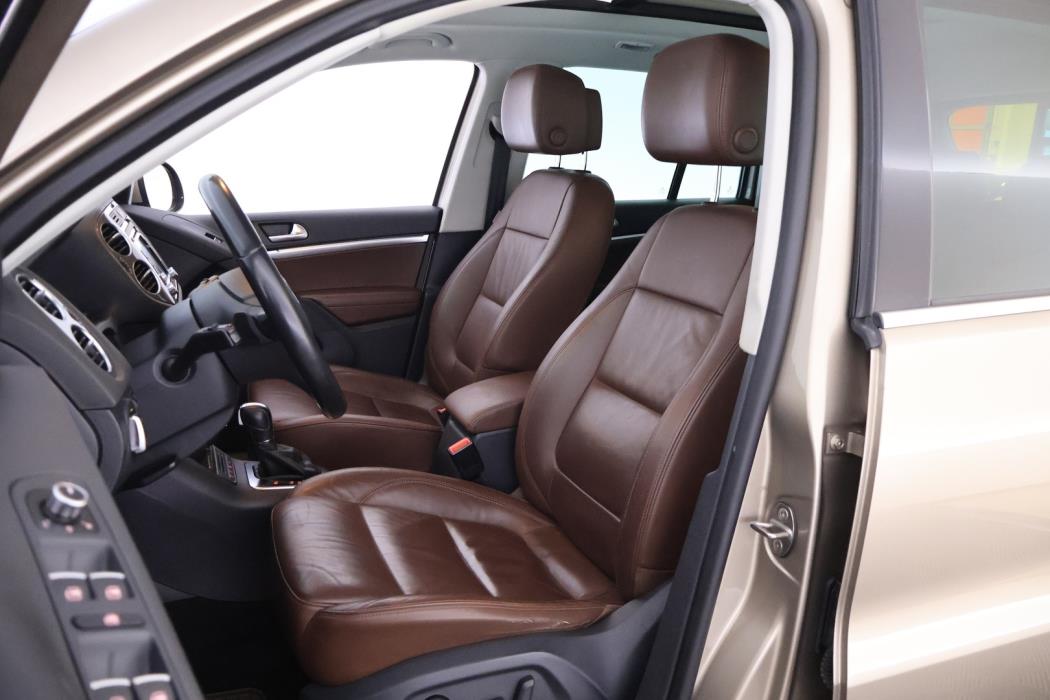 VOLKSWAGEN Tiguan 2012
