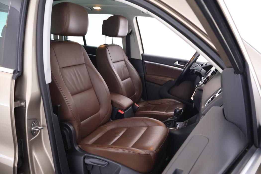 VOLKSWAGEN Tiguan 2012