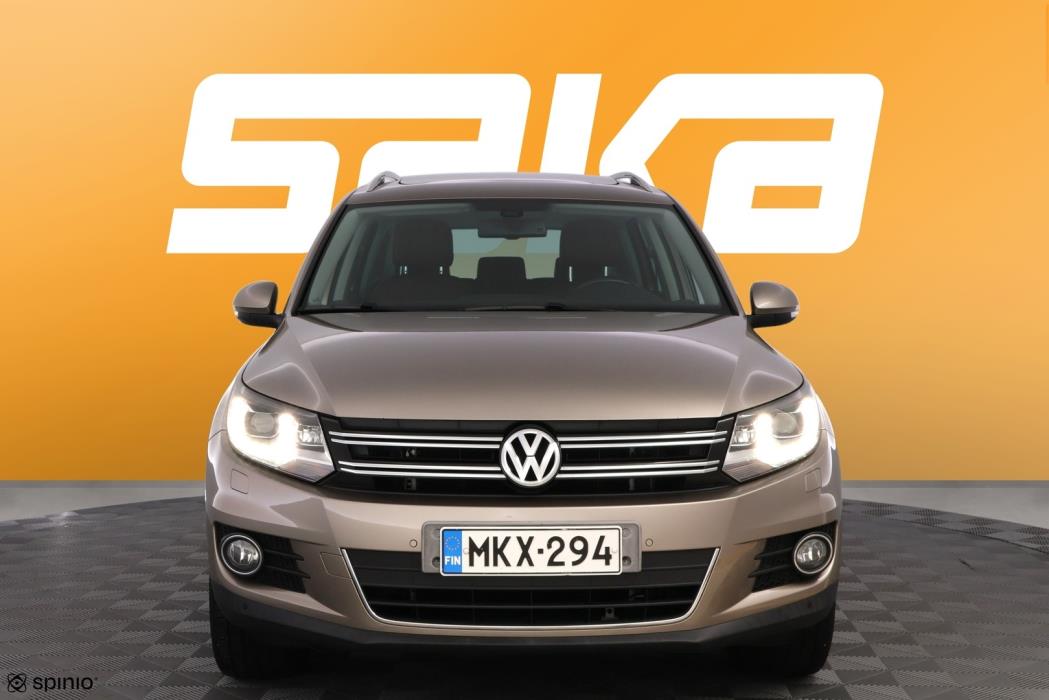 VOLKSWAGEN Tiguan 2012