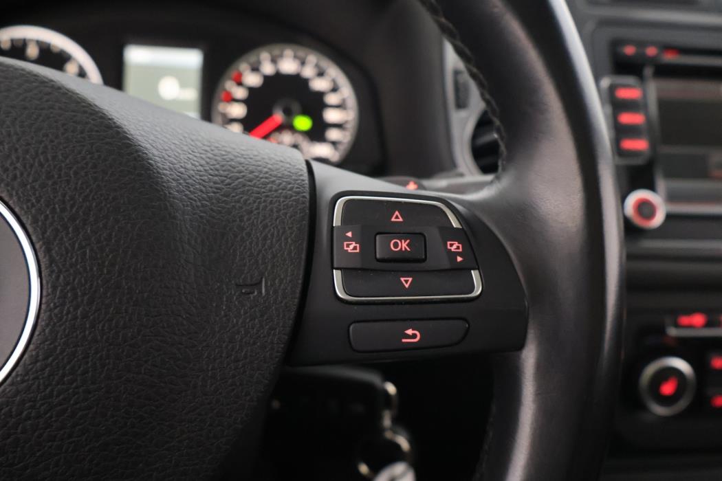 VOLKSWAGEN Tiguan 2012