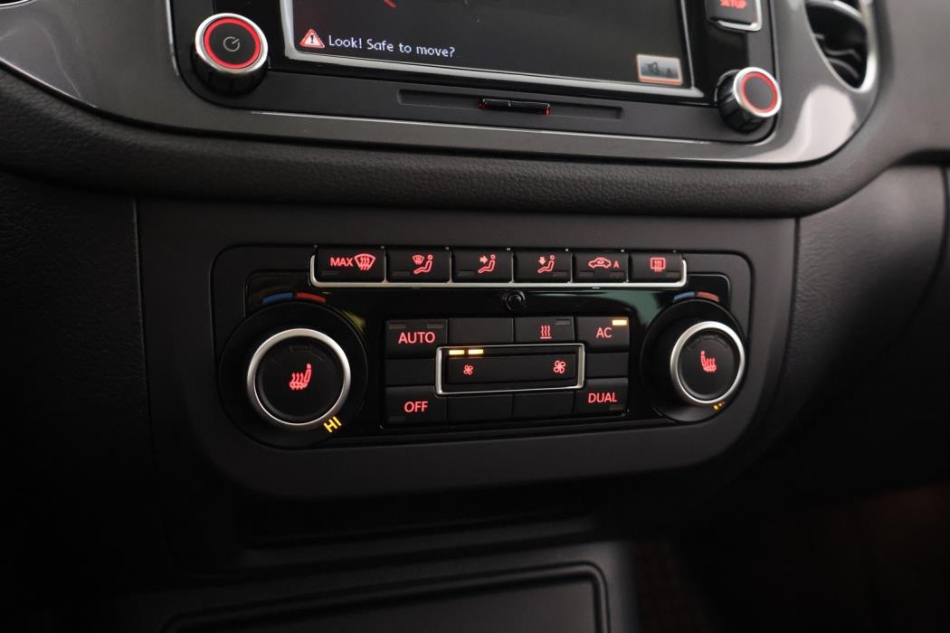 VOLKSWAGEN Tiguan 2012