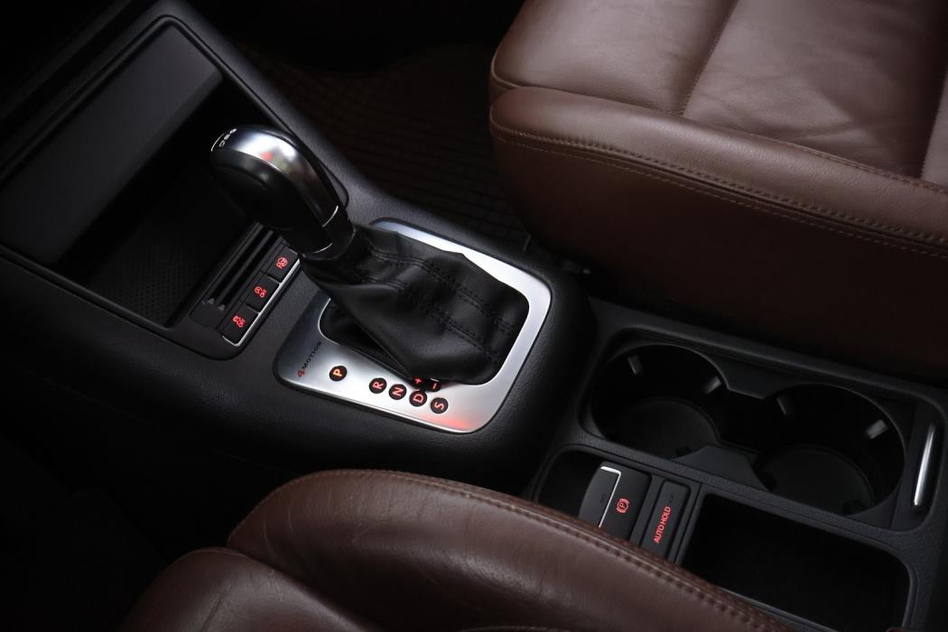 VOLKSWAGEN Tiguan 2012