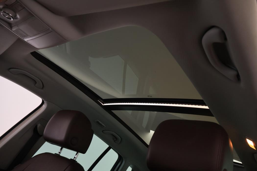 VOLKSWAGEN Tiguan 2012