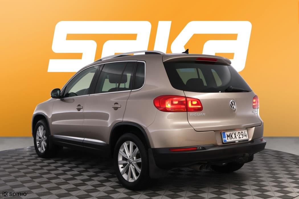VOLKSWAGEN Tiguan 2012