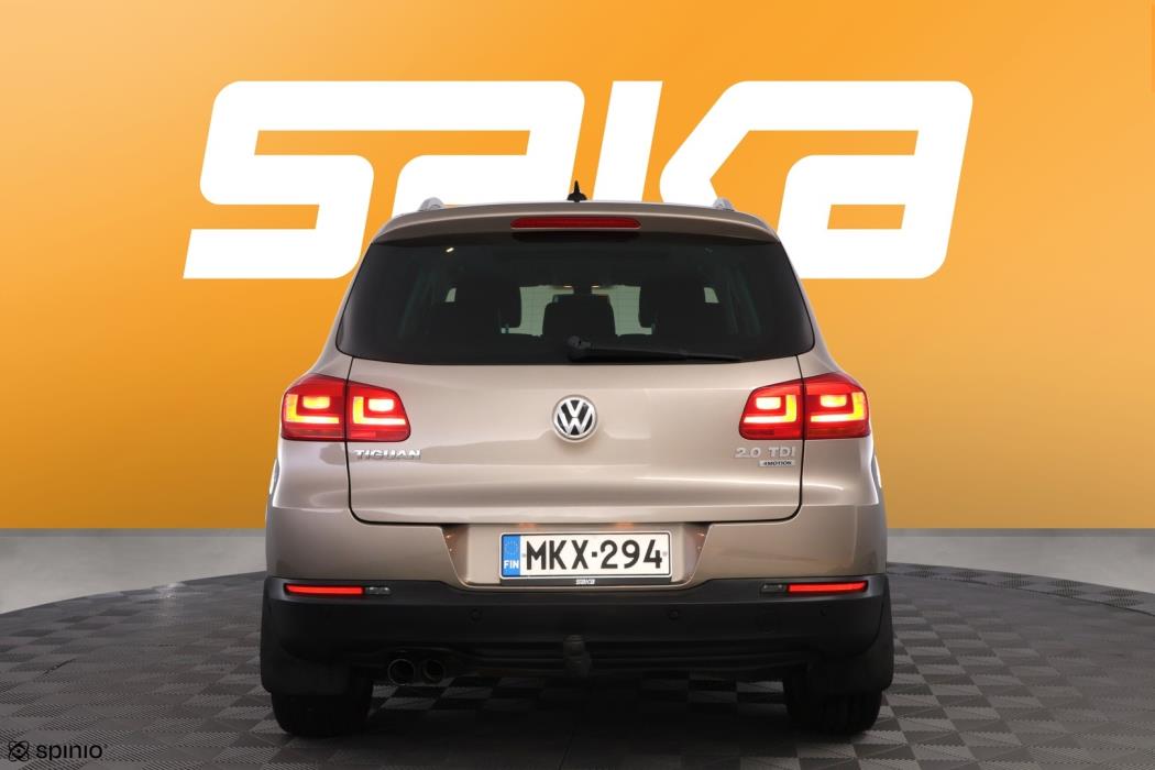 VOLKSWAGEN Tiguan 2012