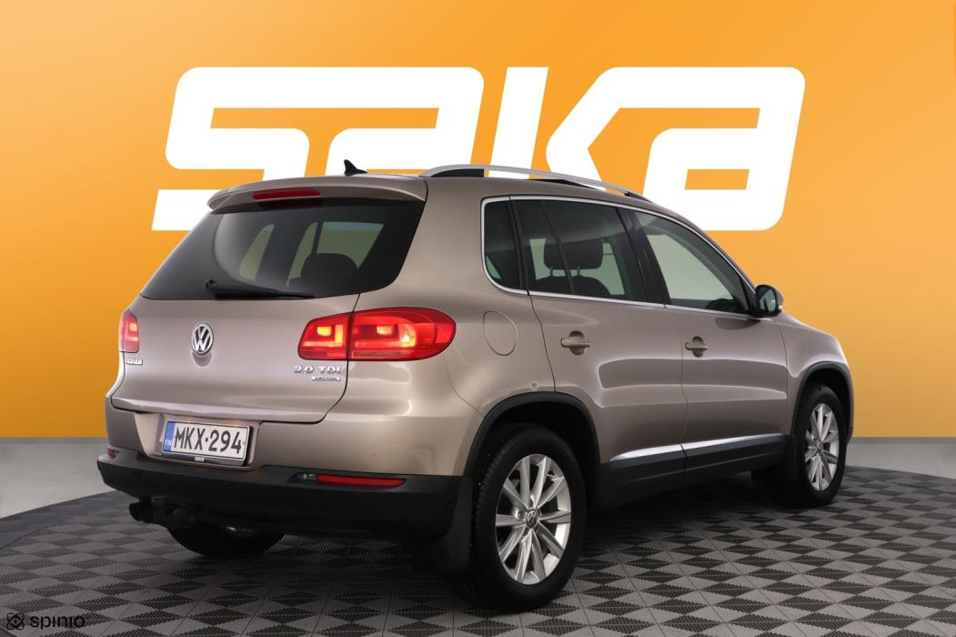 VOLKSWAGEN Tiguan 2012