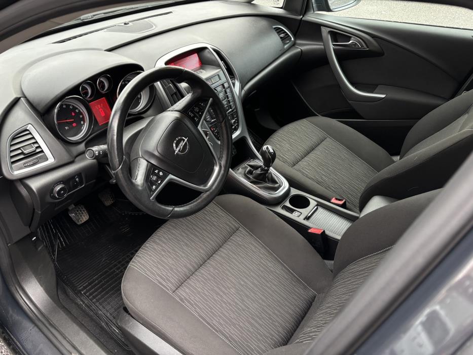 OPEL Astra 2013
