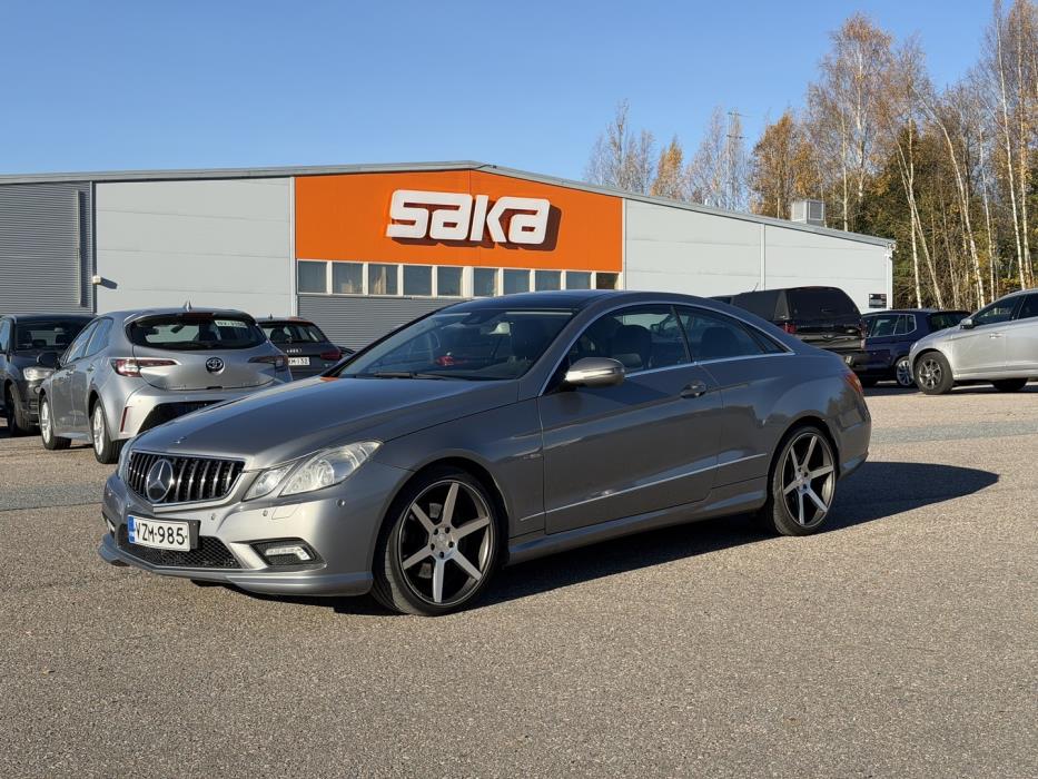 MERCEDES-BENZ E 2009