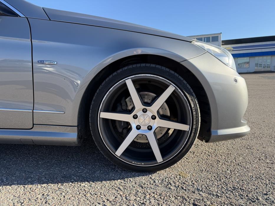 MERCEDES-BENZ E 2009