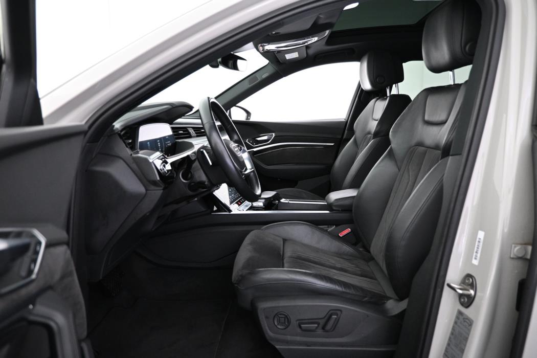 AUDI e-tron 2021