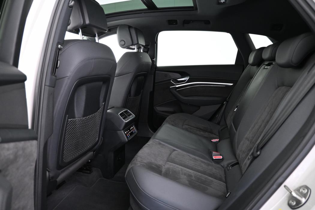 AUDI e-tron 2021
