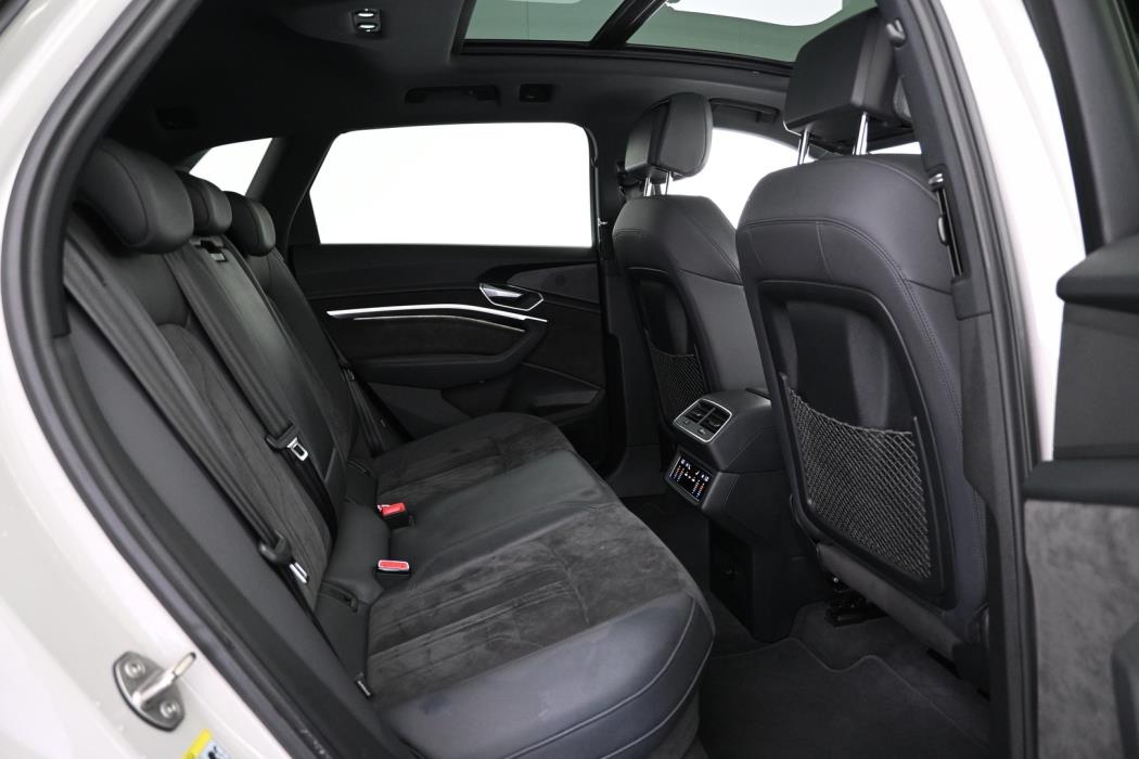AUDI e-tron 2021