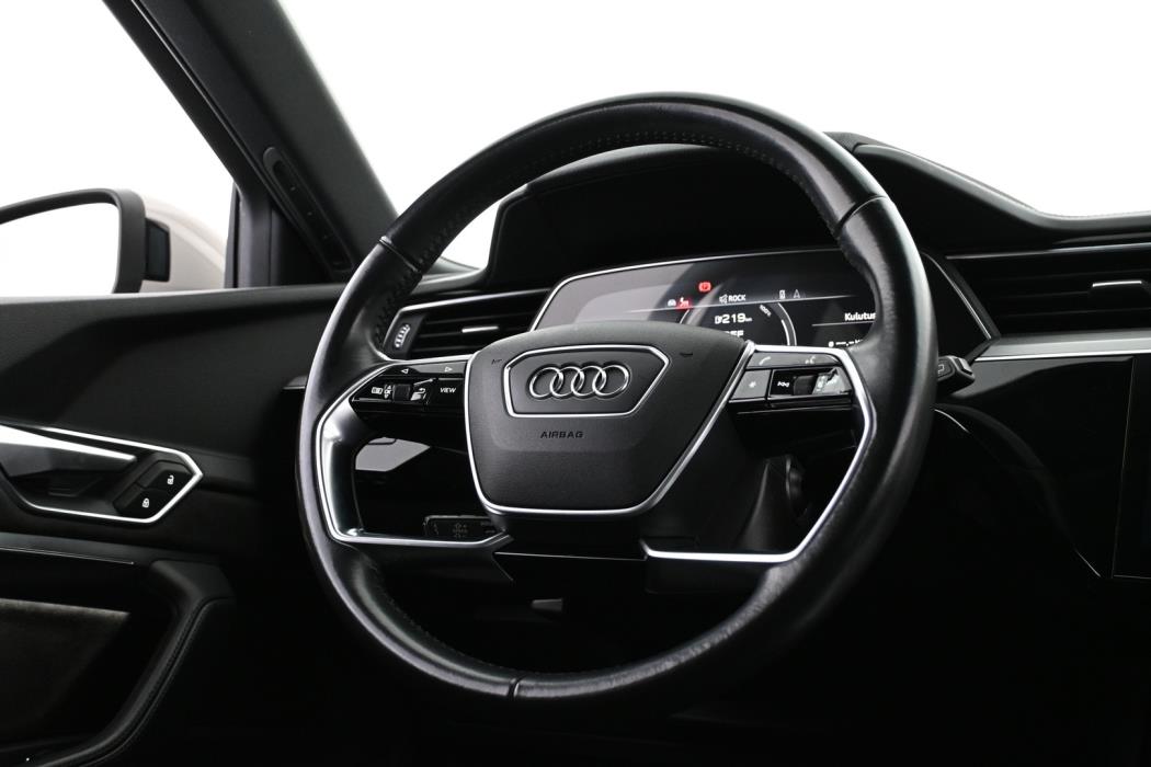 AUDI e-tron 2021