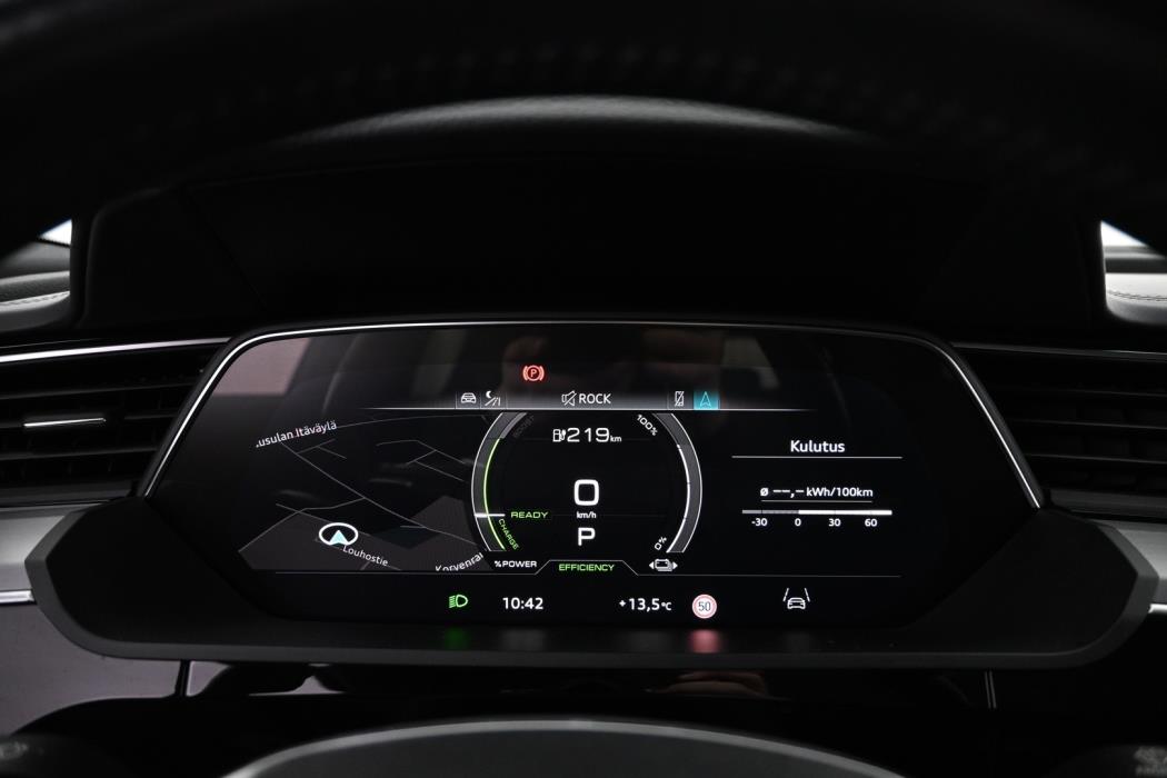 AUDI e-tron 2021