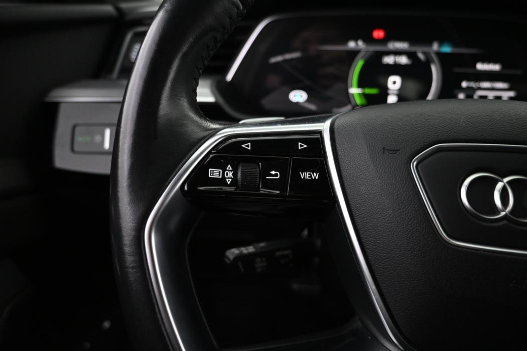 AUDI e-tron 2021