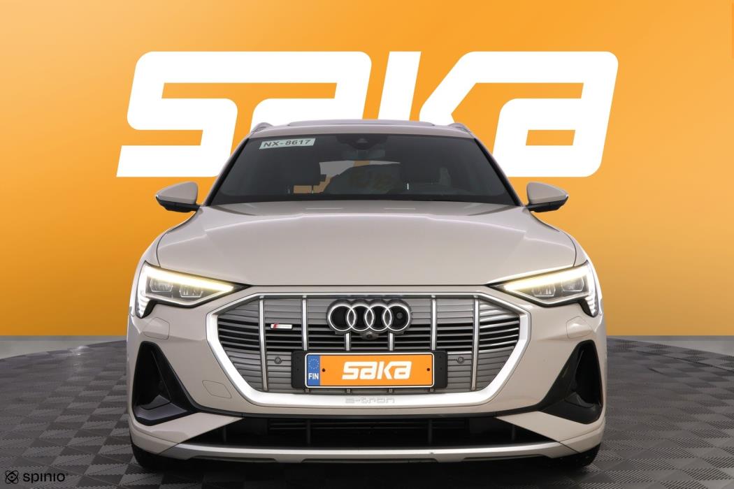 AUDI e-tron 2021