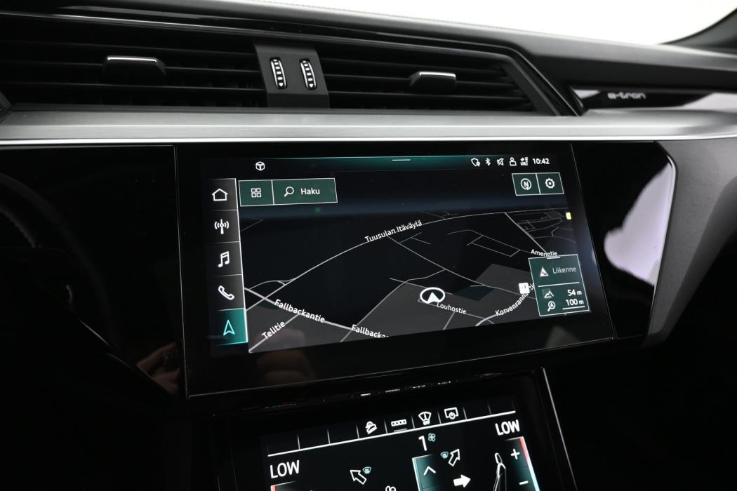 AUDI e-tron 2021