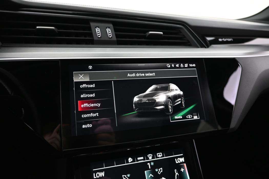 AUDI e-tron 2021