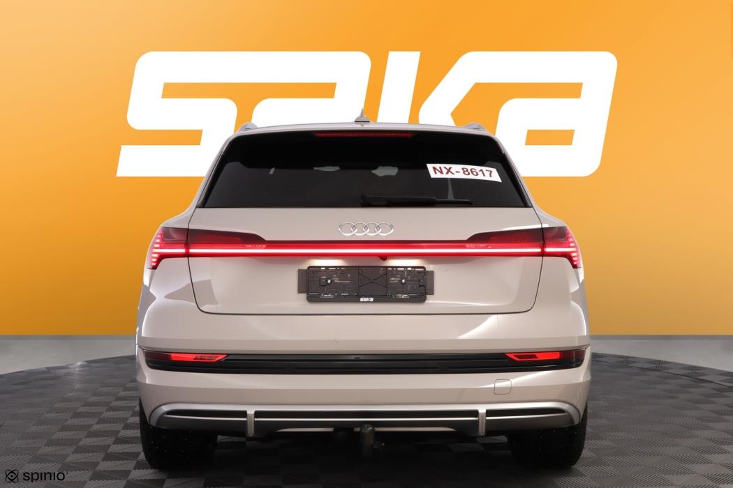 AUDI e-tron 2021