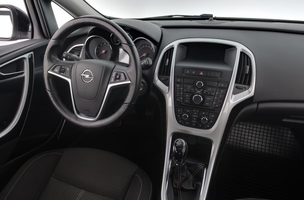 OPEL Astra 2012