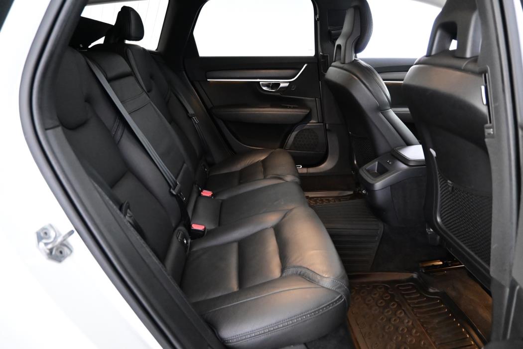 VOLVO V90 Cross Country 2017