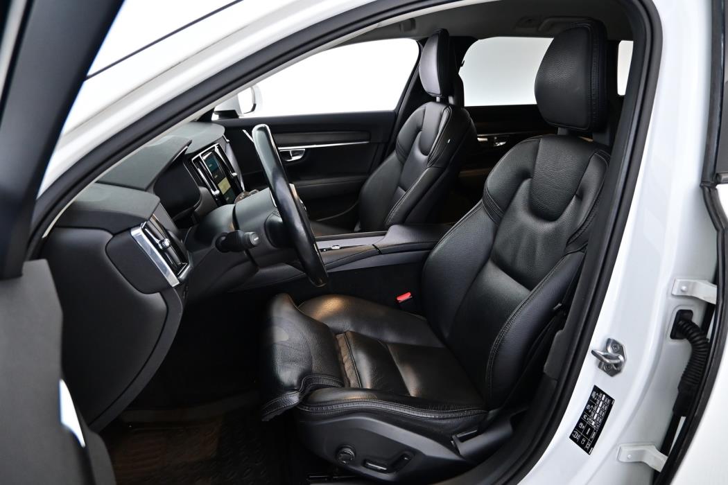 VOLVO V90 Cross Country 2017