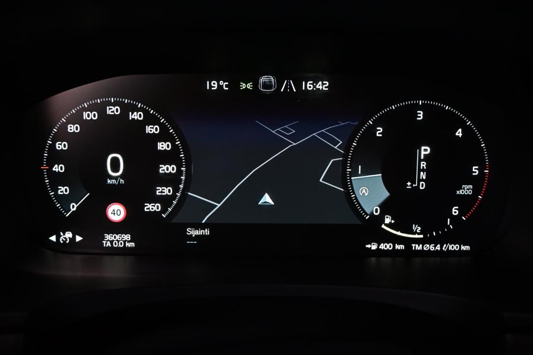 VOLVO V90 Cross Country 2017