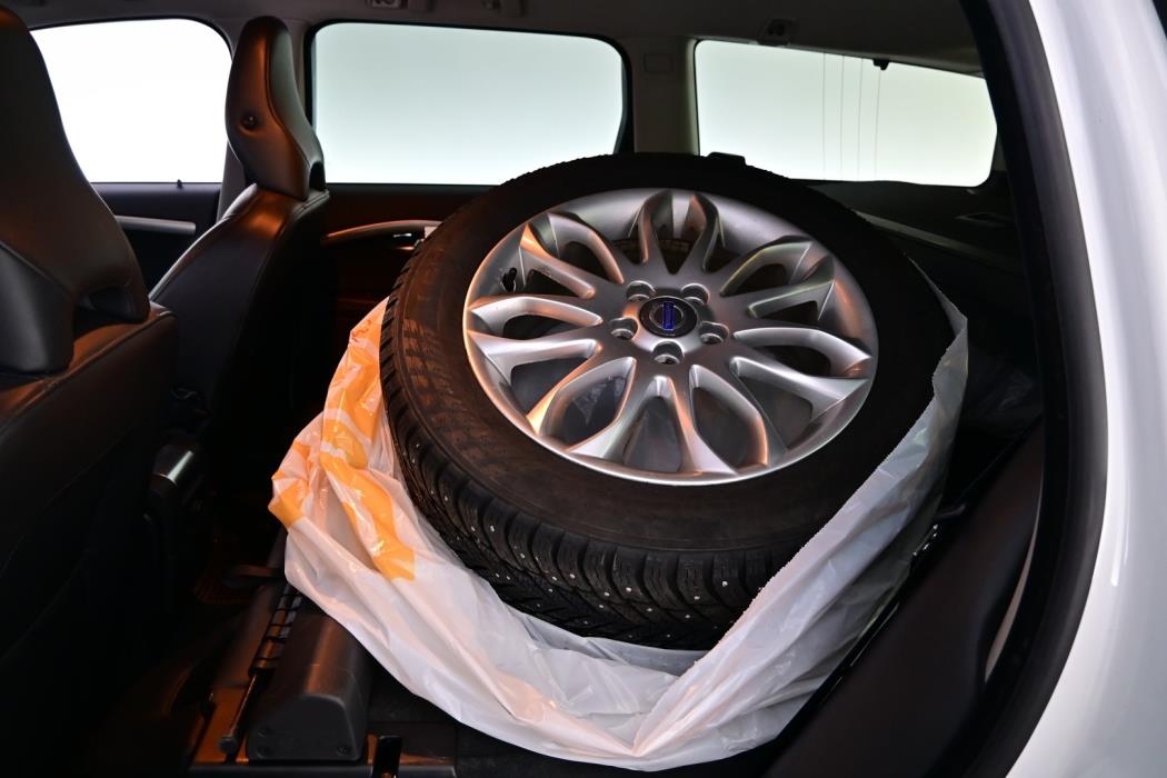 VOLVO V70 2014
