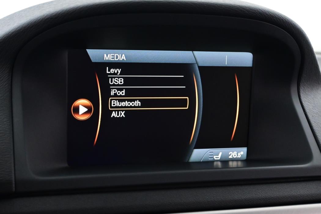 VOLVO V70 2014