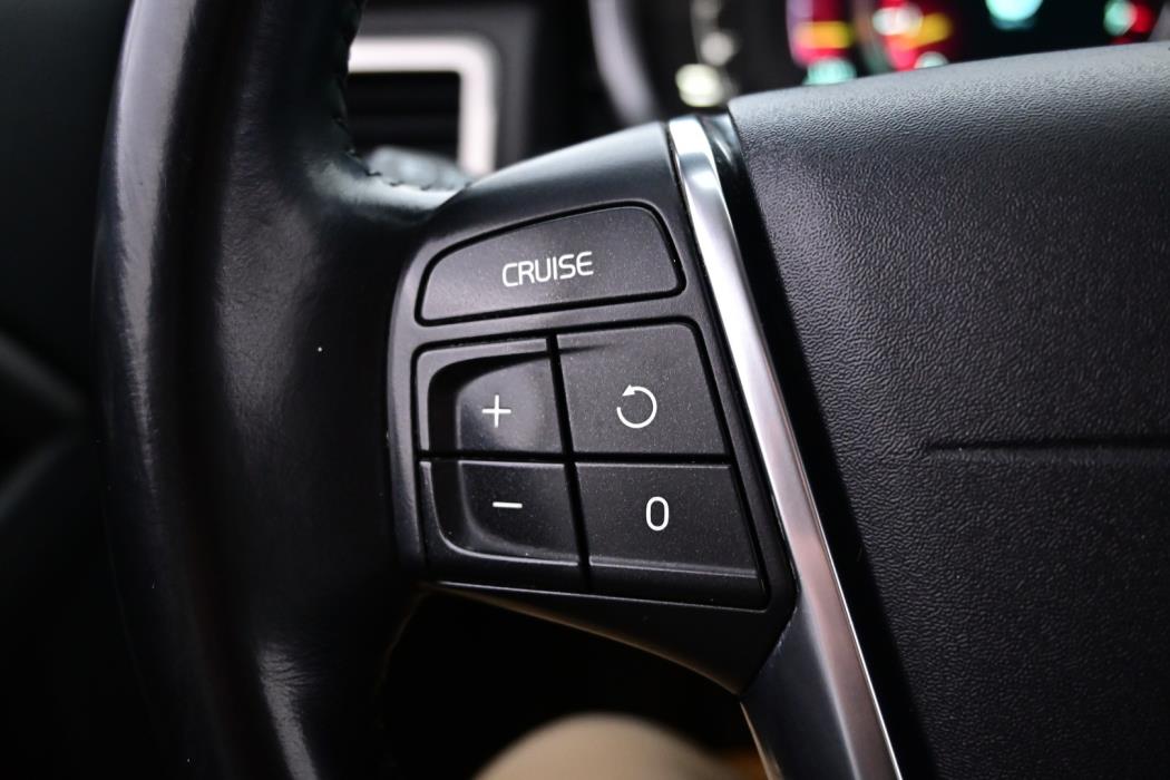VOLVO V70 2014