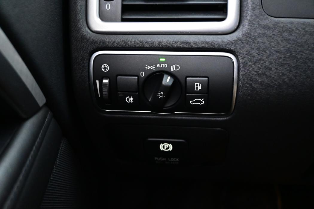 VOLVO V70 2014