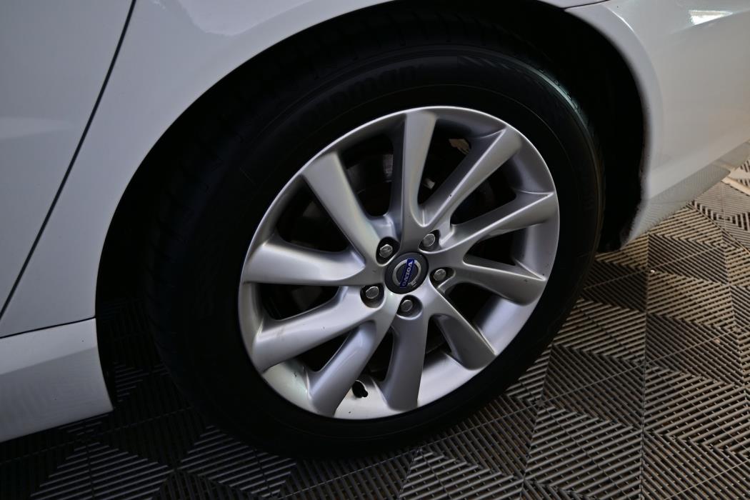 VOLVO V70 2014