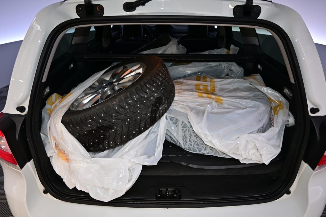 VOLVO V70 2014