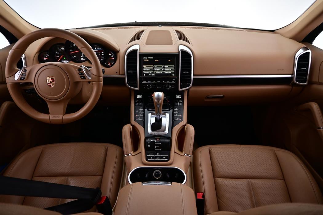 PORSCHE Cayenne 2012