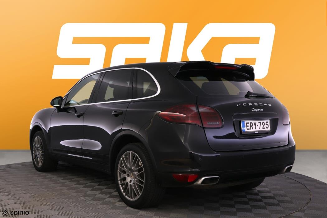PORSCHE Cayenne 2012