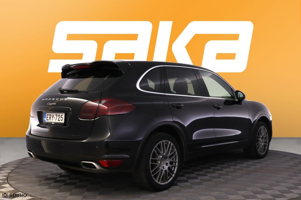 PORSCHE Cayenne 2012