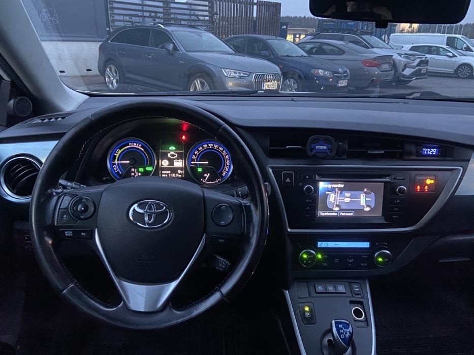 TOYOTA Auris 2014