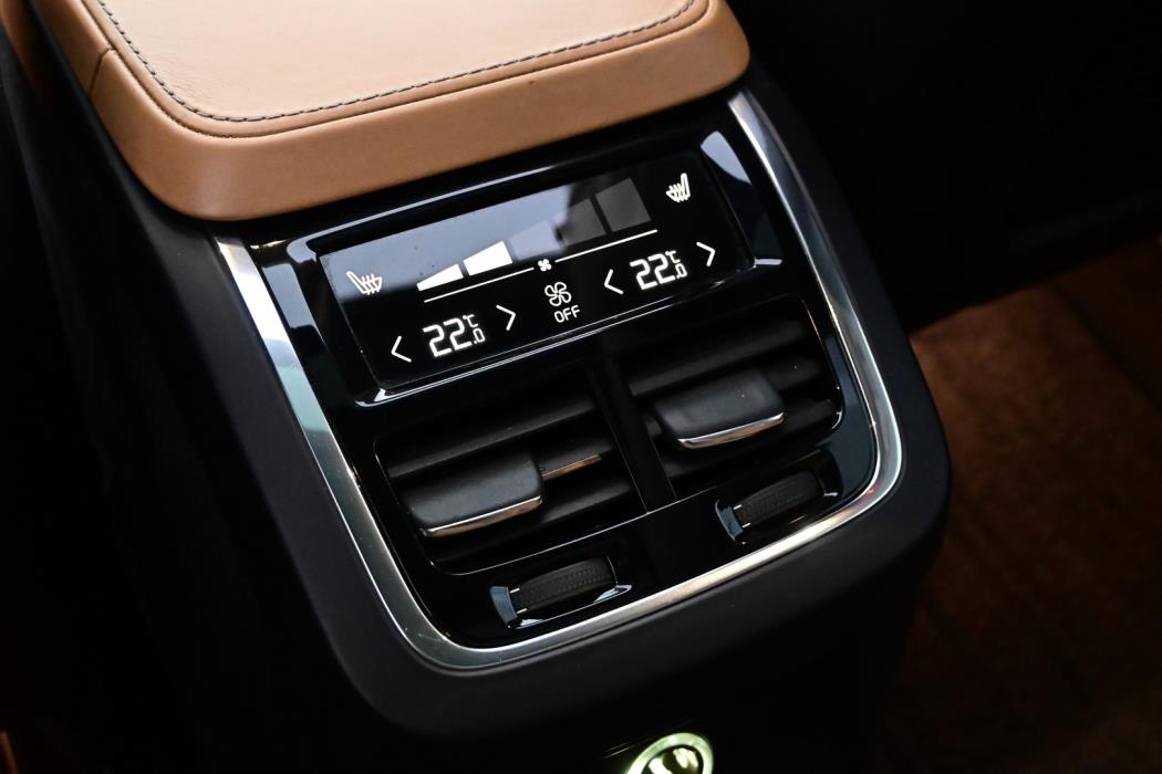 VOLVO XC90 2016