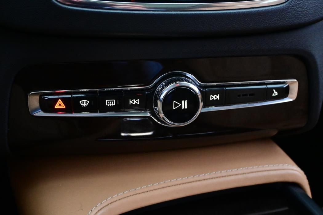 VOLVO XC90 2016