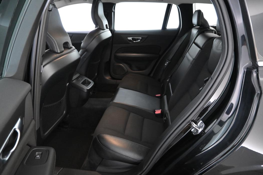 VOLVO V60 2021