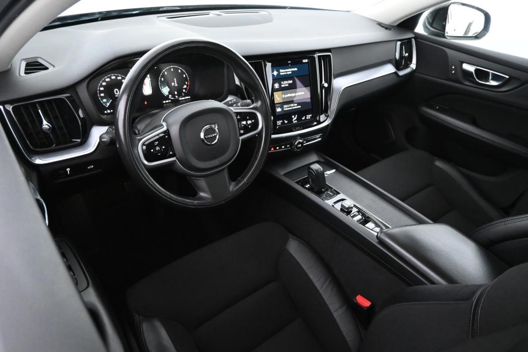 VOLVO V60 2021