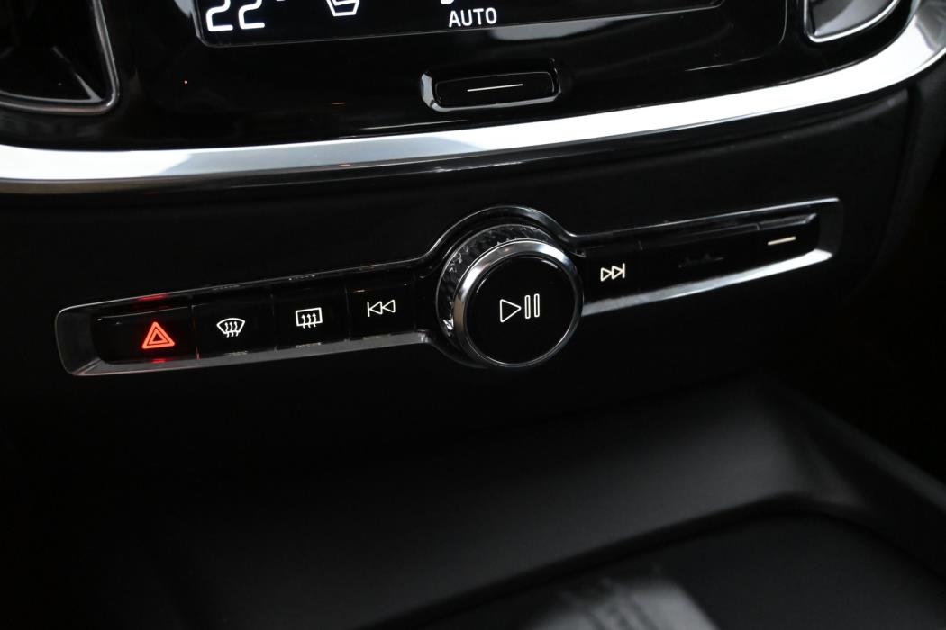 VOLVO V60 2021