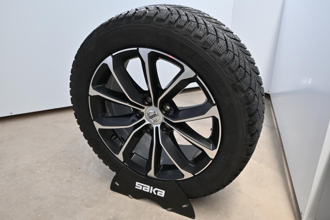 VOLVO V60 2021