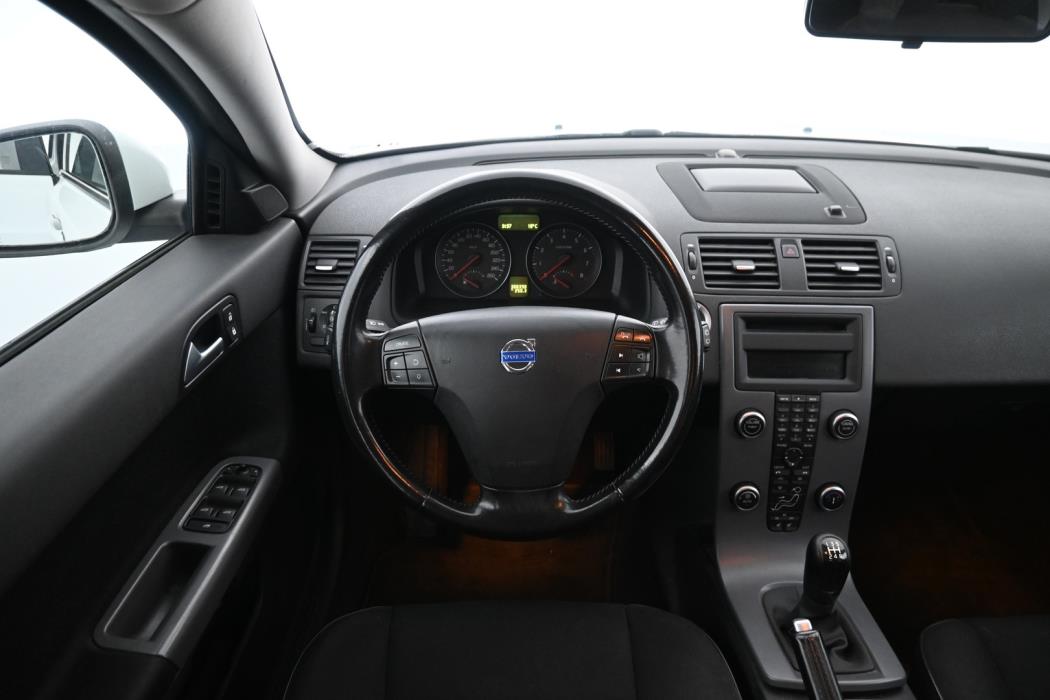 VOLVO V50 2011