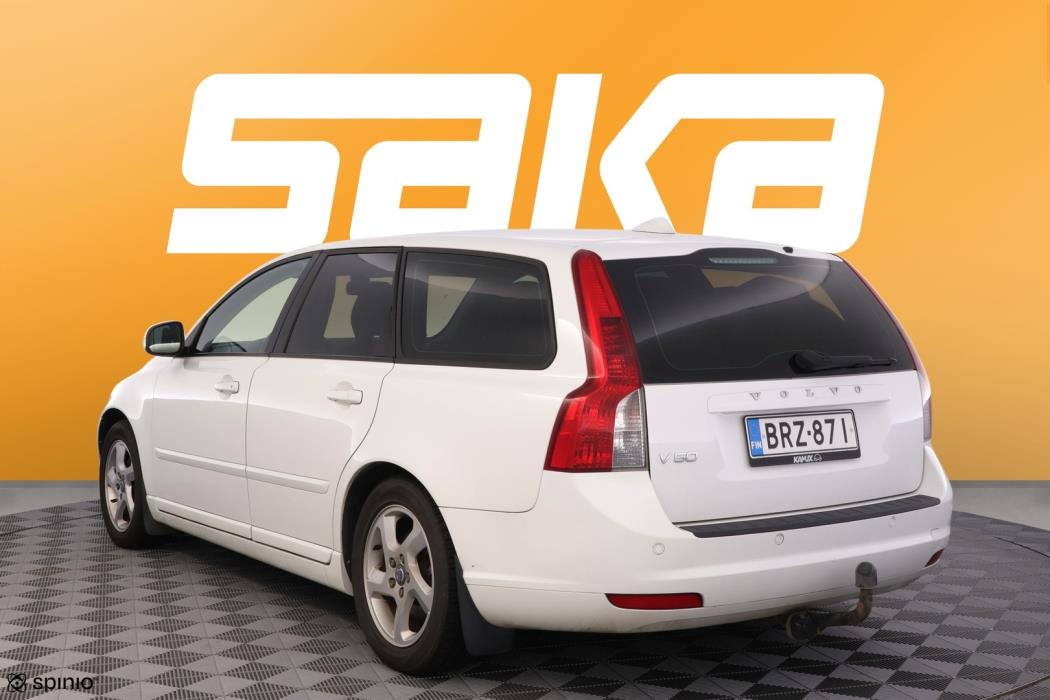 VOLVO V50 2011